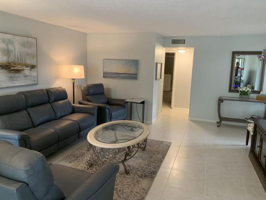 5851 Camino Del Sol, Unit 203, Boca Raton, FL 33433 Photo