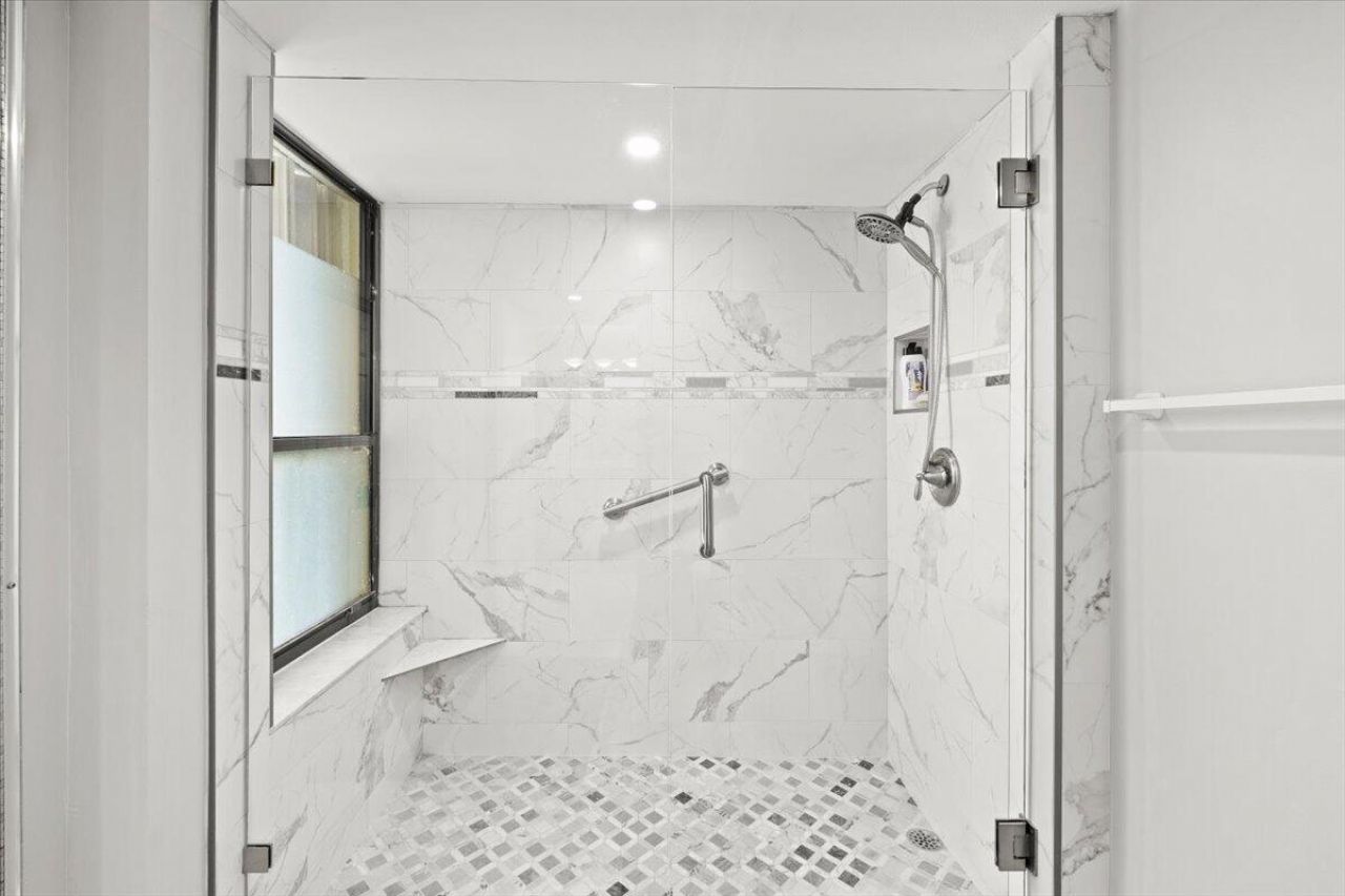 5851 Camino Del Sol, Unit 203, Boca Raton, FL 33433 Photo