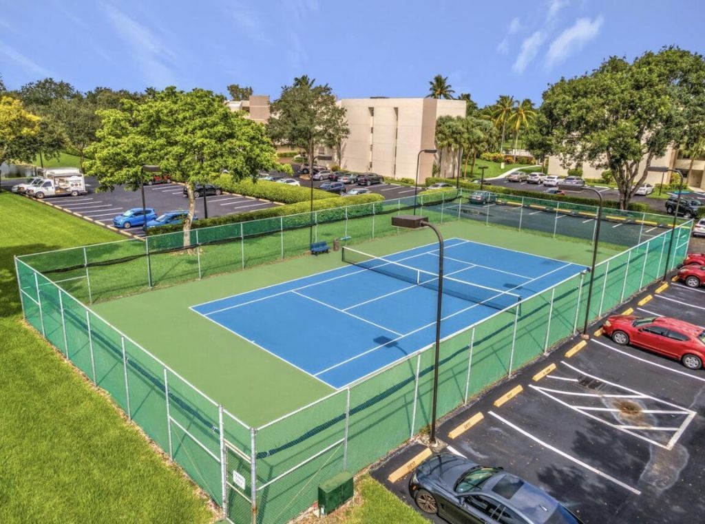 5851 Camino Del Sol, Unit 203, Boca Raton, FL 33433 Photo