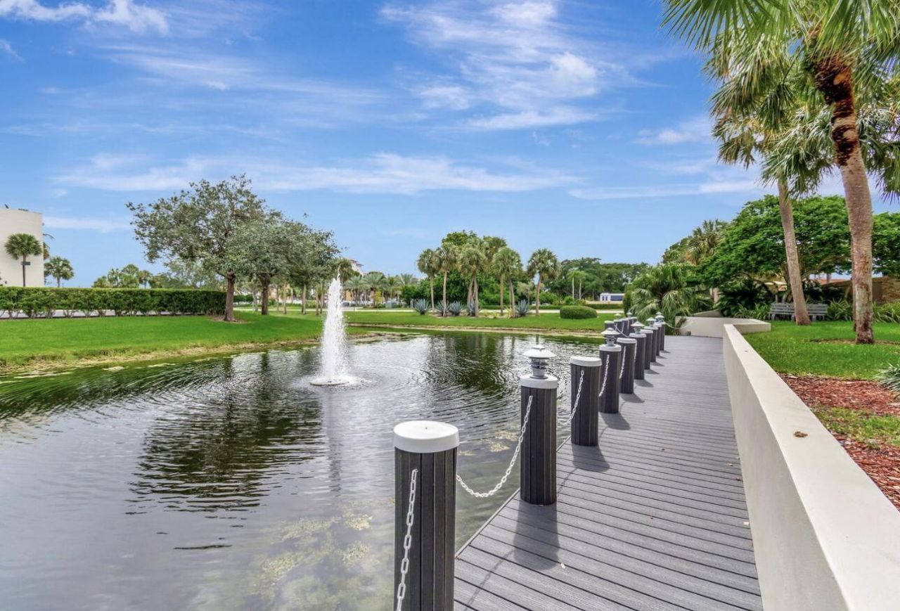 5851 Camino Del Sol, Unit 203, Boca Raton, FL 33433 Photo