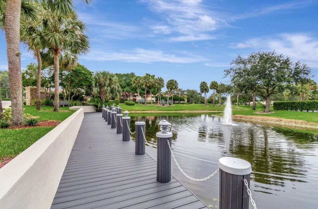 5851 Camino Del Sol, Unit 203, Boca Raton, FL 33433 Photo