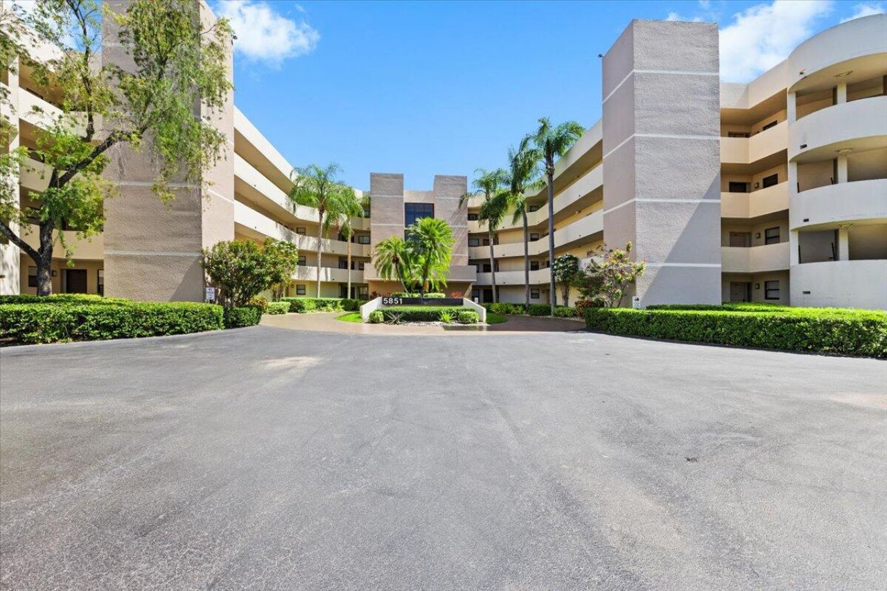 5851 Camino Del Sol, Unit 203, Boca Raton, FL 33433 Photo