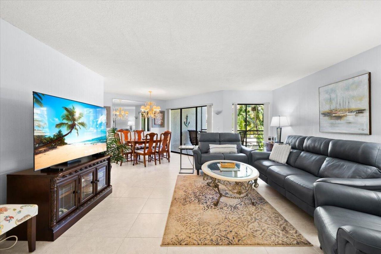 5851 Camino Del Sol, Unit 203, Boca Raton, FL 33433 Photo