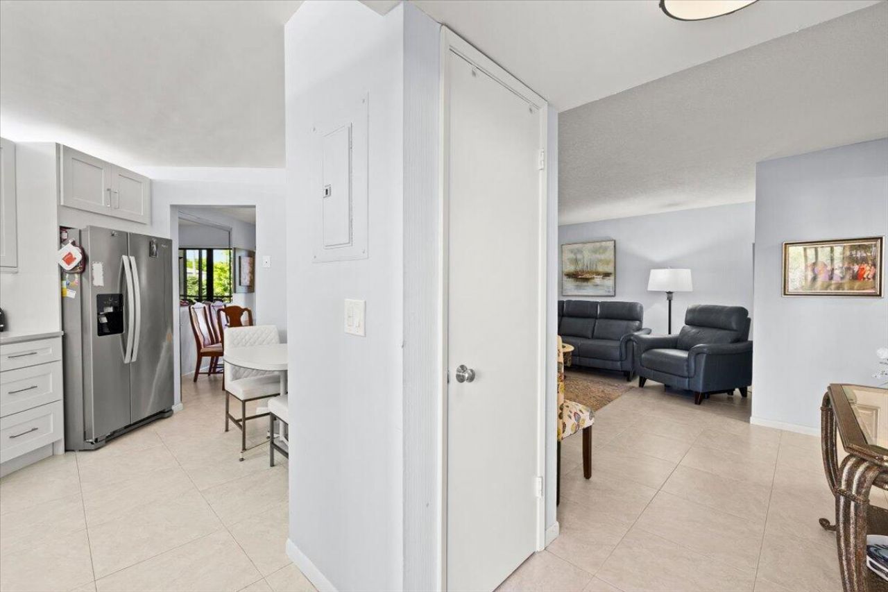 5851 Camino Del Sol, Unit 203, Boca Raton, FL 33433 Photo