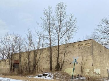 6455 Le Grand Street , Detroit, MI 48211