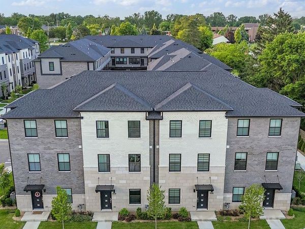 2886 SUMMERS Place, Troy, MI 48084