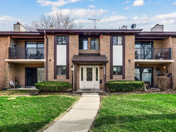 2229 WHARF Drive , Unit 1108, Woodridge, IL 60517