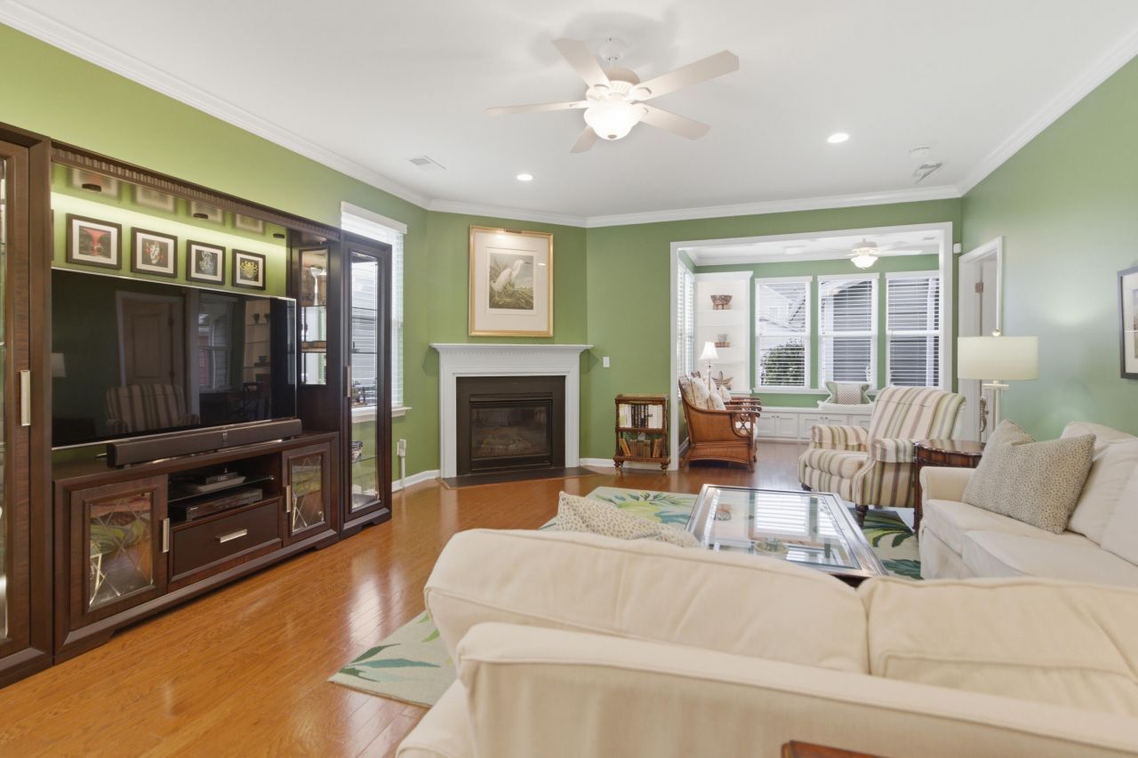 1957 Gammon Street Photo 12