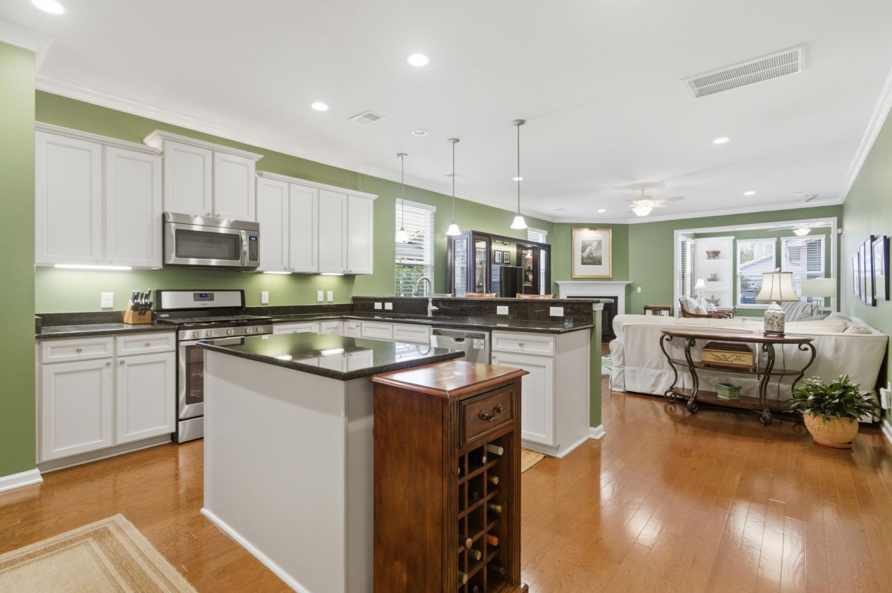 1957 Gammon Street Photo 7