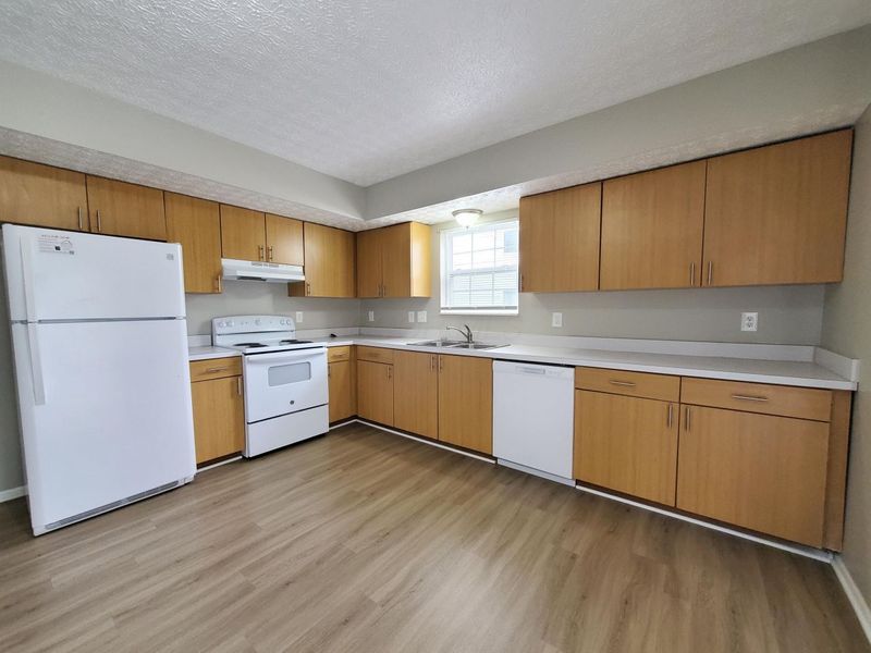 2637 Four Seasons Drive, Columbus, OH 43207 Photo 11