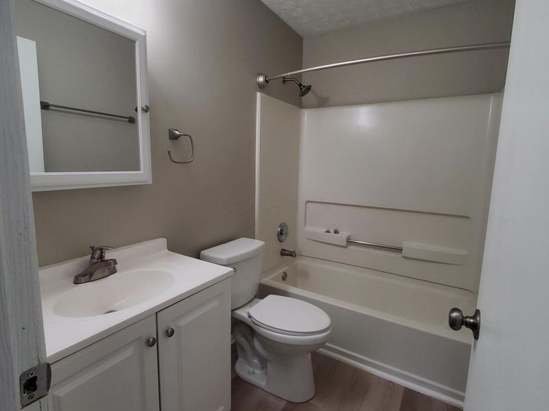 2637 Four Seasons Drive, Columbus, OH 43207 Photo 16