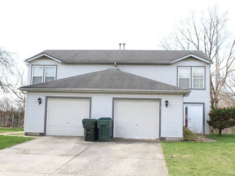 2637 Four Seasons Drive, Columbus, OH 43207 Photo 2