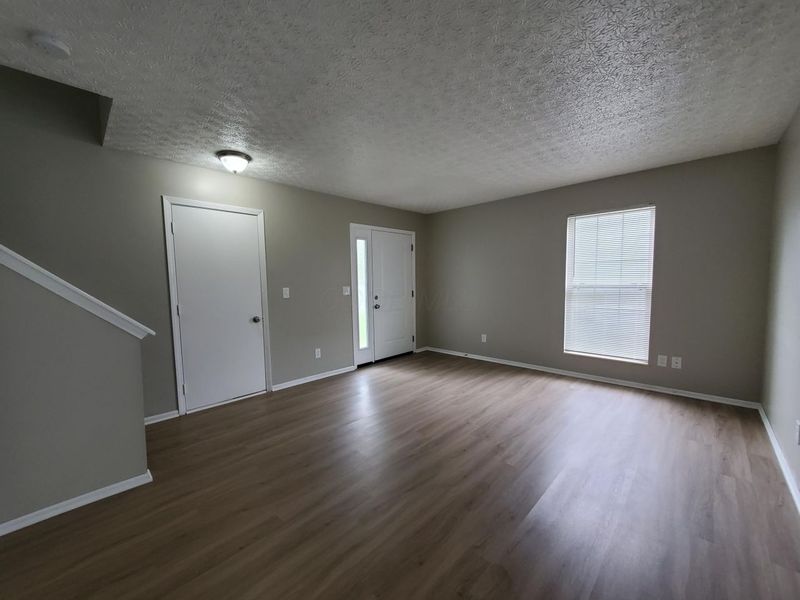 2637 Four Seasons Drive, Columbus, OH 43207 Photo 7