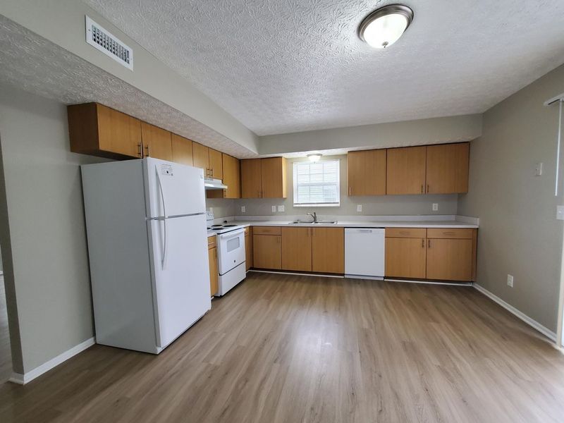 2637 Four Seasons Drive, Columbus, OH 43207 Photo 9