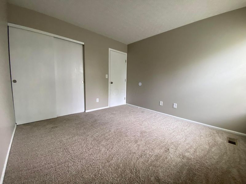 2647 Four Seasons Drive, Columbus, OH 43207 Photo 18