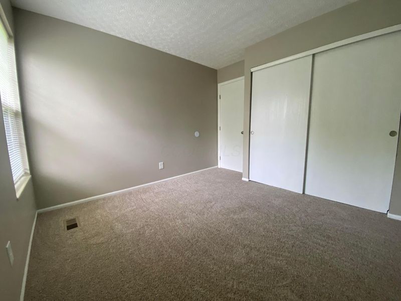 2647 Four Seasons Drive, Columbus, OH 43207 Photo 20