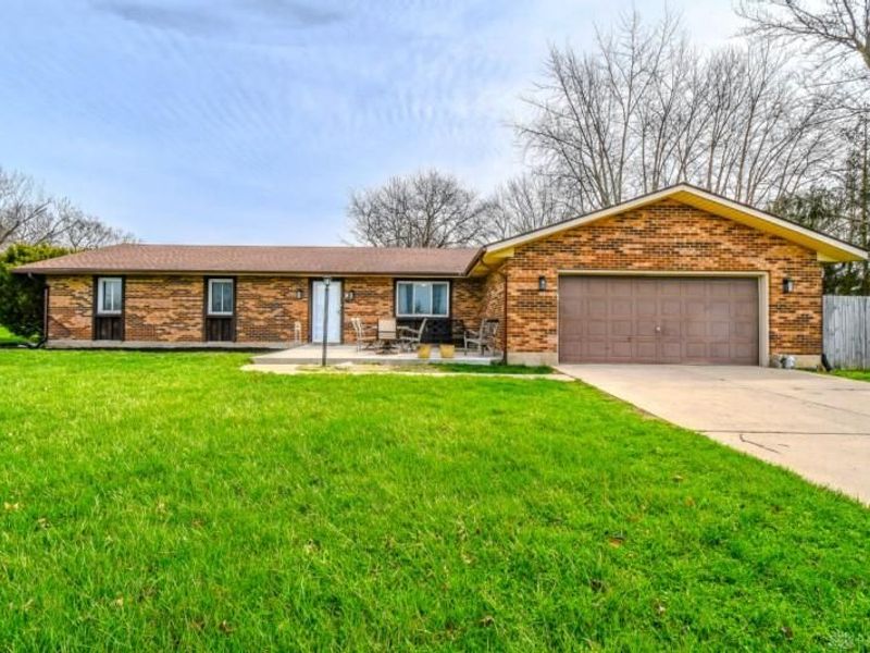 1276 Meadow Bridge Drive, Beavercreek, OH 45432 Photo 6