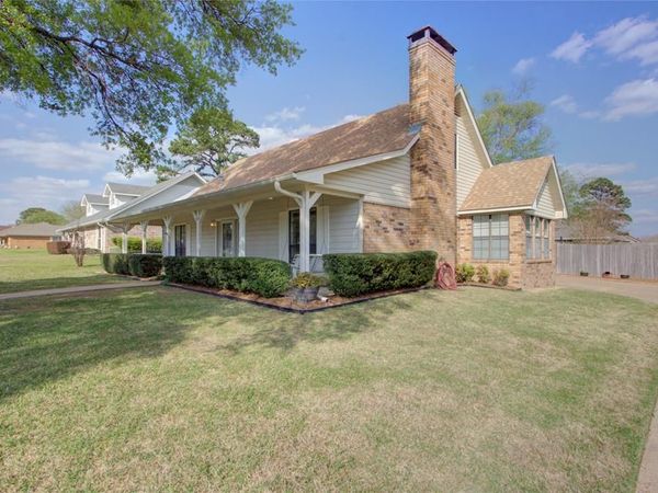 325 Loma Linda, Wake Village, TX 75501