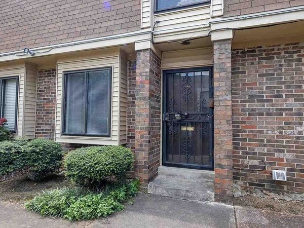 1898 E POPLAR WOODS CIR, Germantown, TN 38138