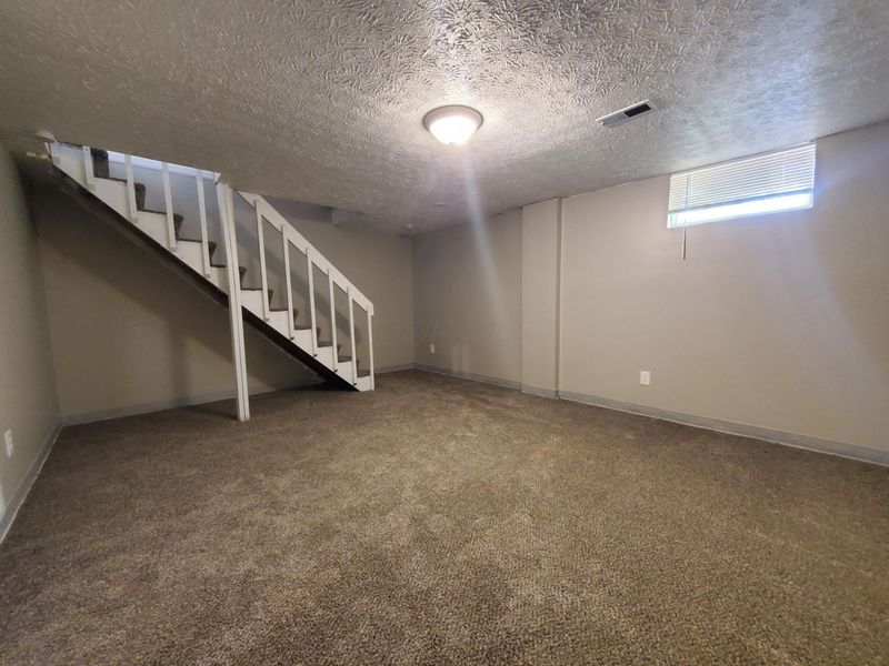 2719 Four Seasons Drive, Columbus, OH 43207 Photo 11