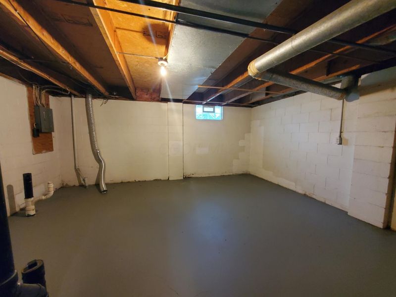 2719 Four Seasons Drive, Columbus, OH 43207 Photo 12