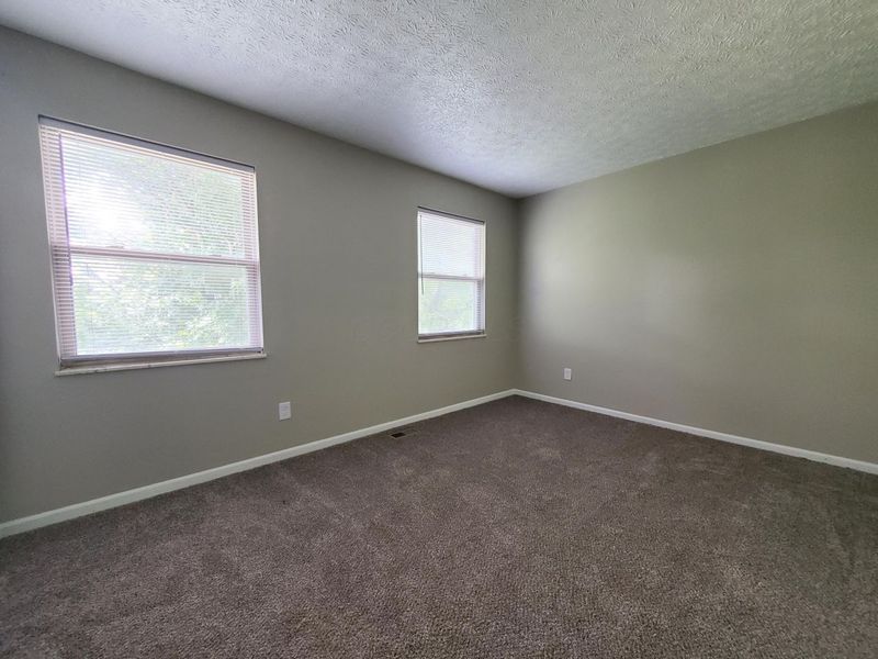 2719 Four Seasons Drive, Columbus, OH 43207 Photo 15