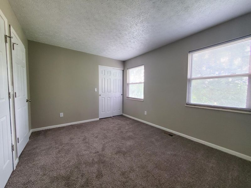 2719 Four Seasons Drive, Columbus, OH 43207 Photo 16