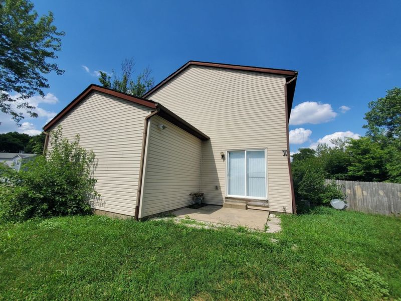 2719 Four Seasons Drive, Columbus, OH 43207 Photo 3