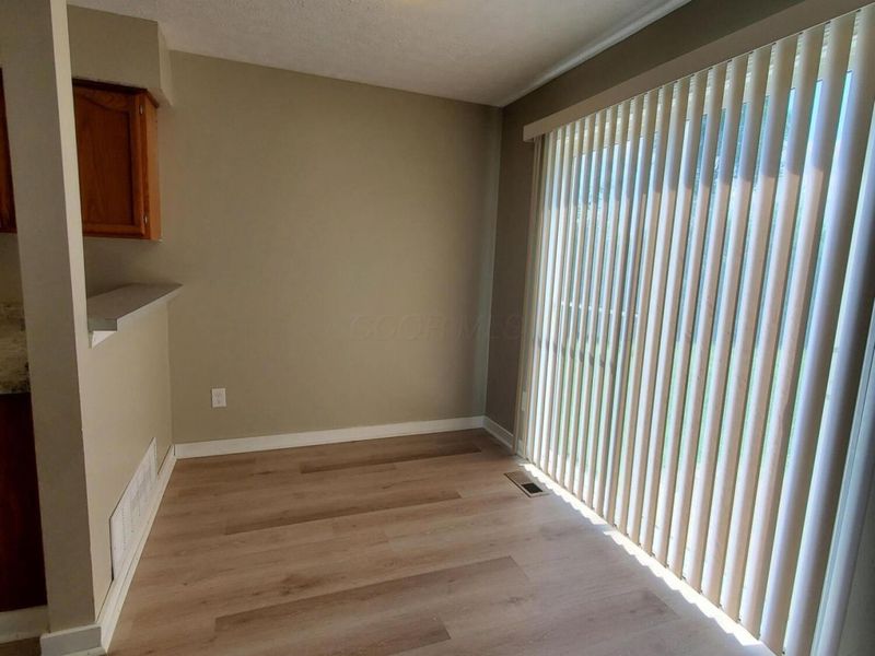 2719 Four Seasons Drive, Columbus, OH 43207 Photo 8