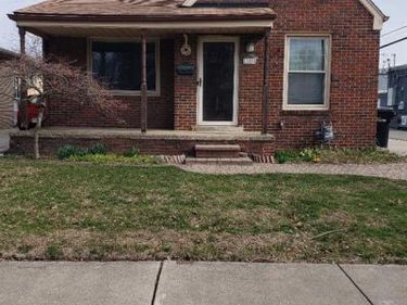 15528 Regina Avenue, Allen Park, MI 48101