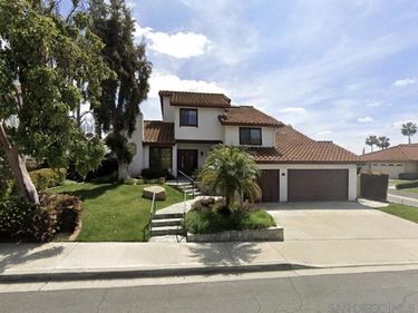 821 Inspiration Ln, Escondido, CA 92025