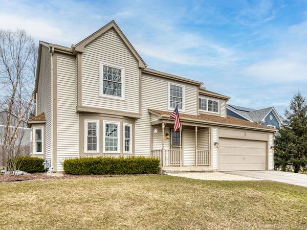 96 Alexandra Court, Mundelein, IL 60060