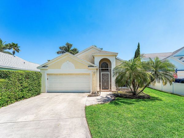 29 Swallow Drive, Boynton Beach, FL 33436