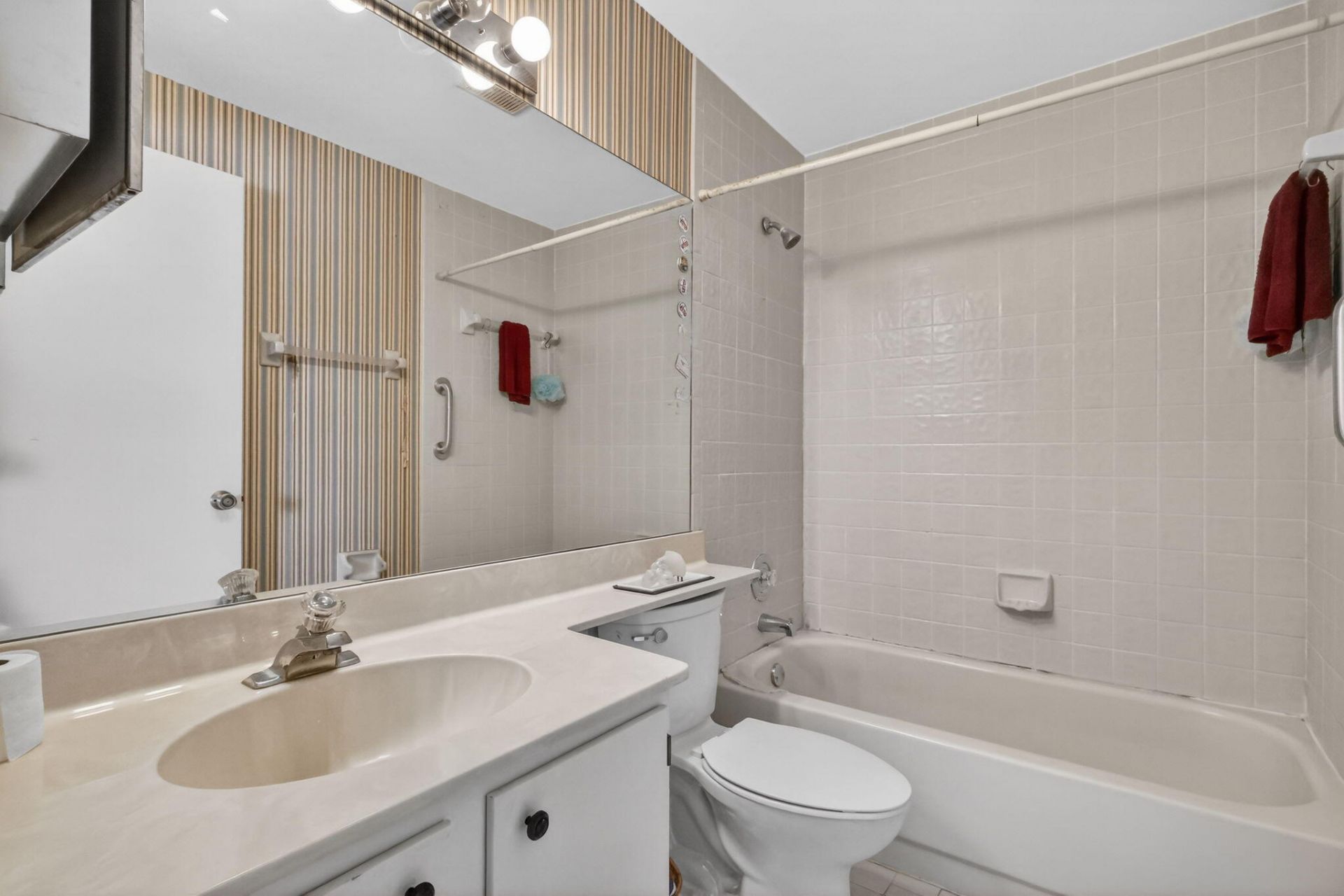 2641 W Gately Dr W W, Unit 906, West Palm Beach, FL 33415 Photo