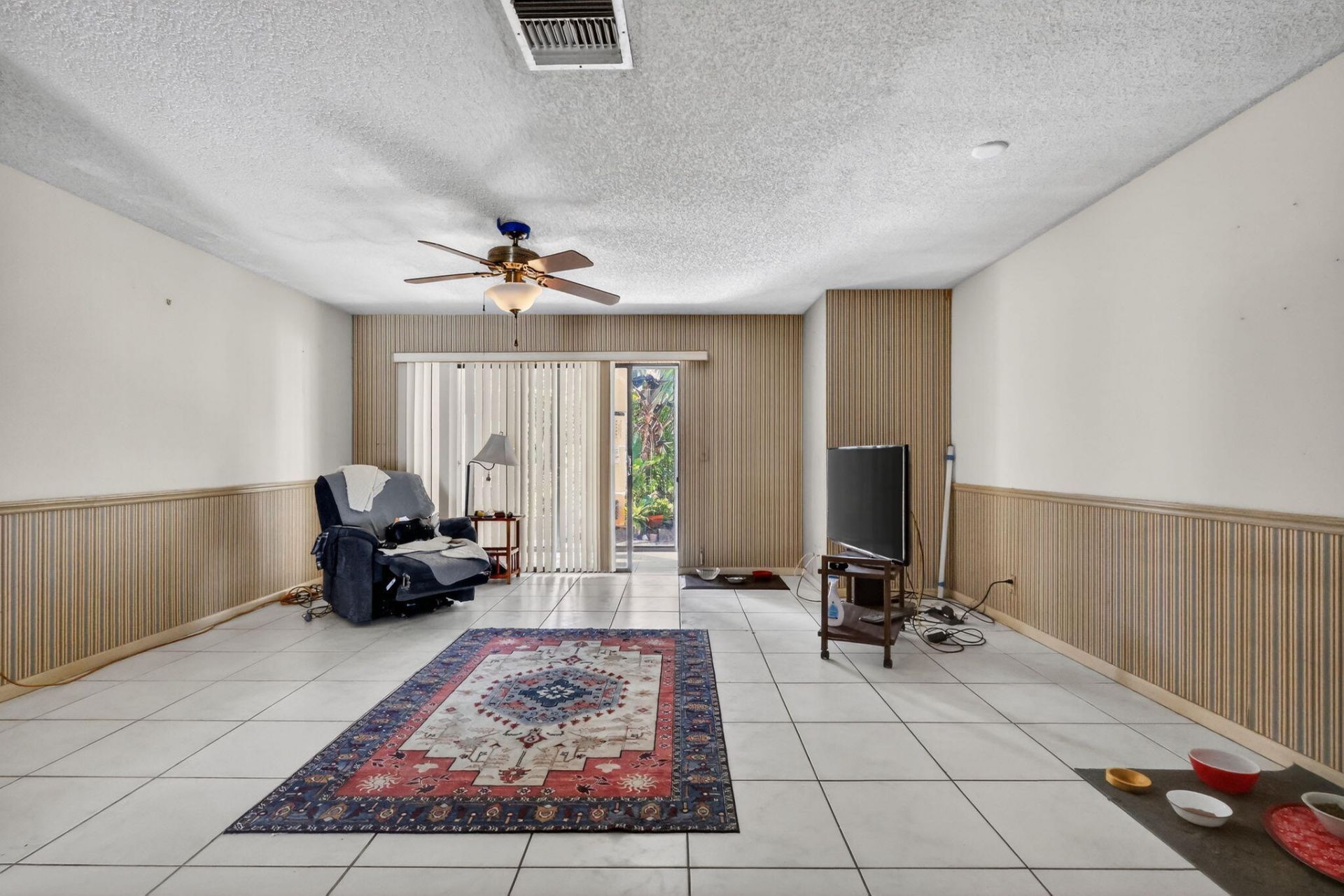2641 W Gately Dr W W, Unit 906, West Palm Beach, FL 33415 Photo