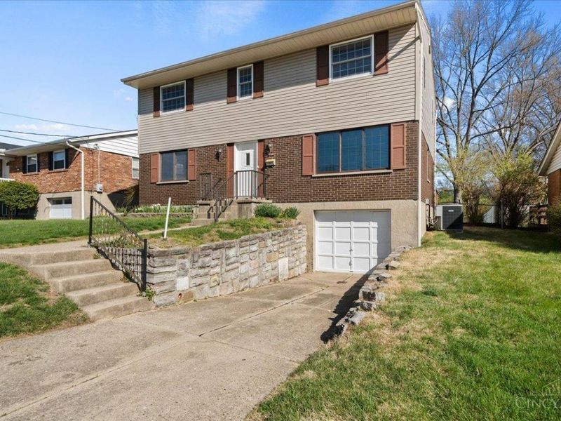 5474 Starcrest Drive, Delhi Twp, OH 45238 Photo 3