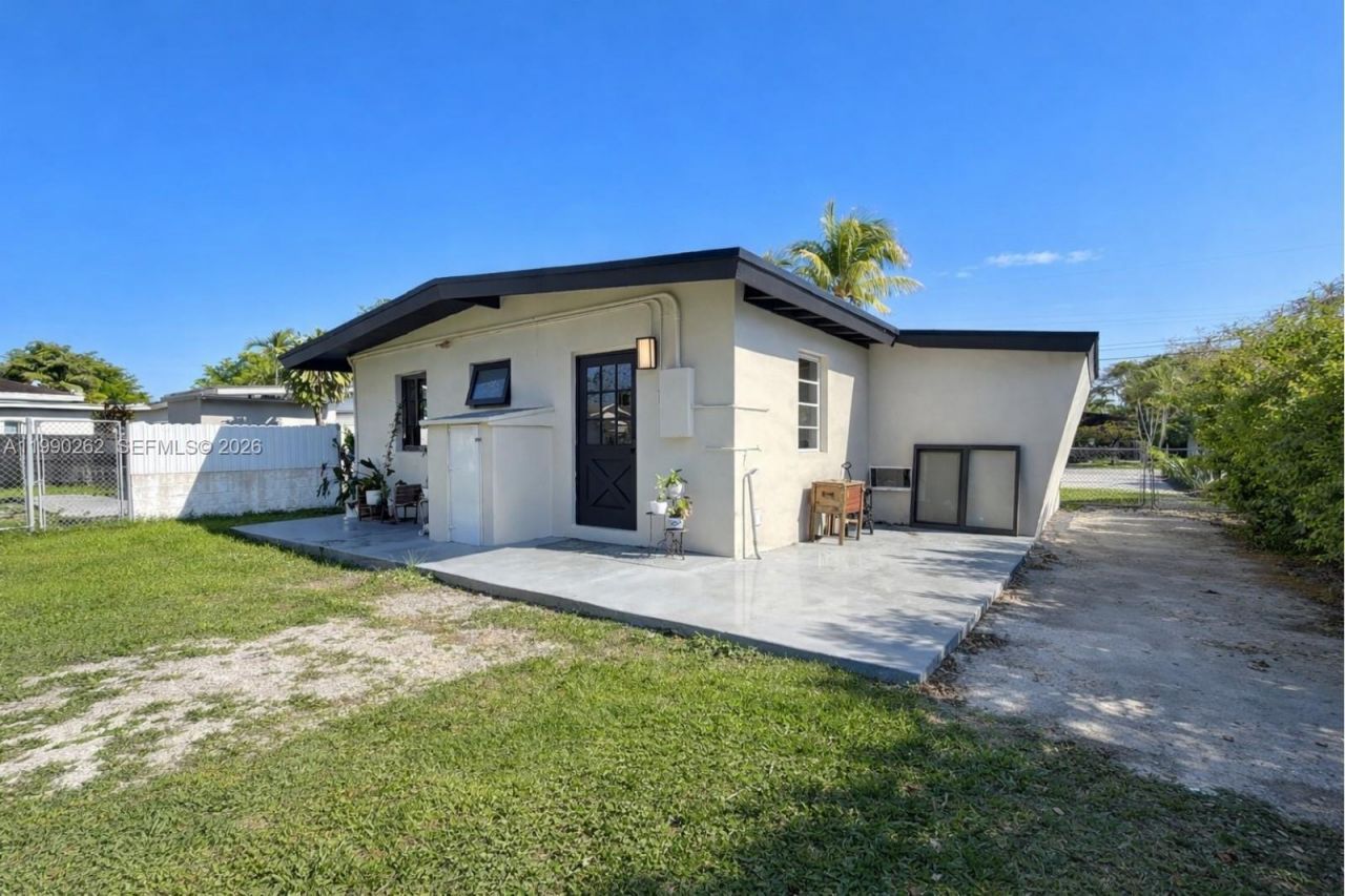 6561 SW 34th St , Miami, FL 33155 Photo