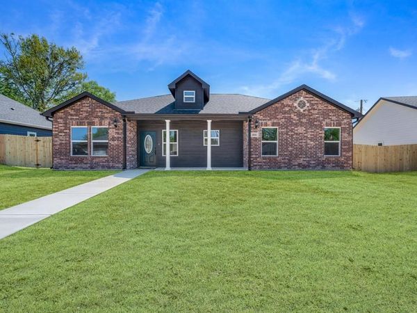 808 Jefferson Street E, Sulphur Springs, TX 75482