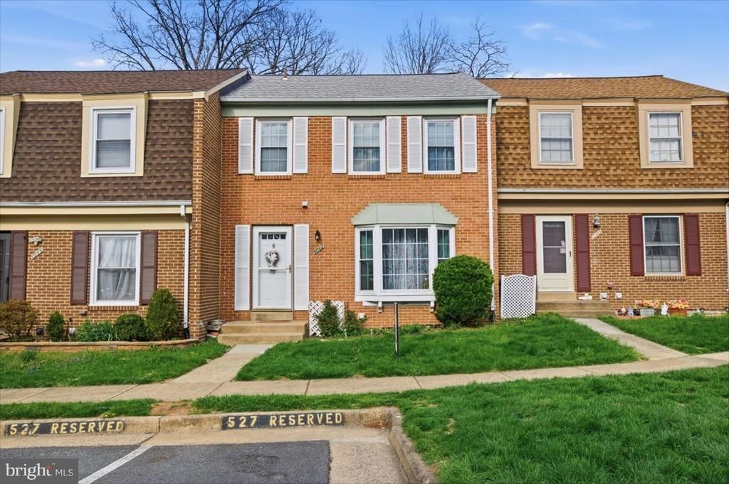 1042 Tottenham Court, Sterling, VA 20164 Main Photo