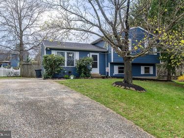 11 MILLS COURT, LOVETTSVILLE, VA 20180