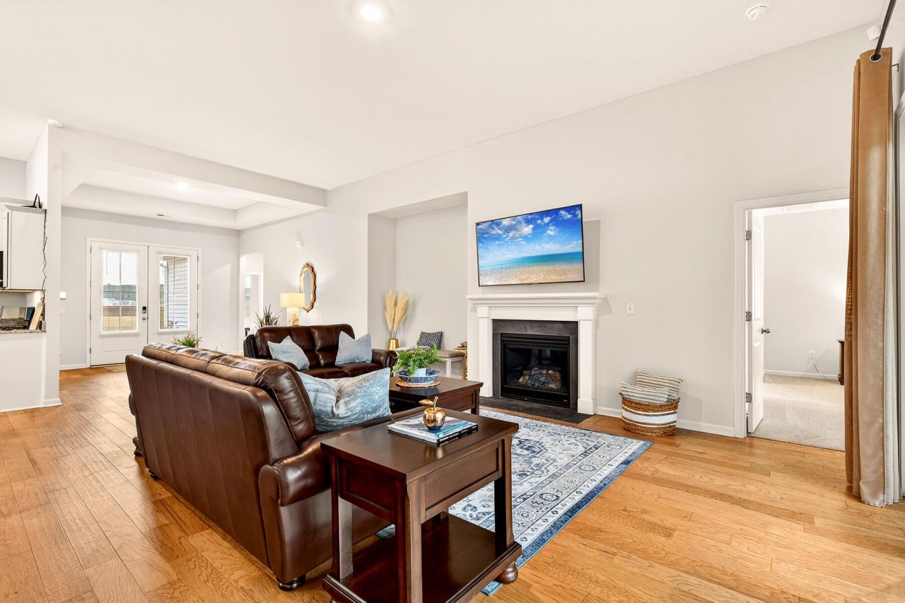 246 Silver Creek Drive Photo 12