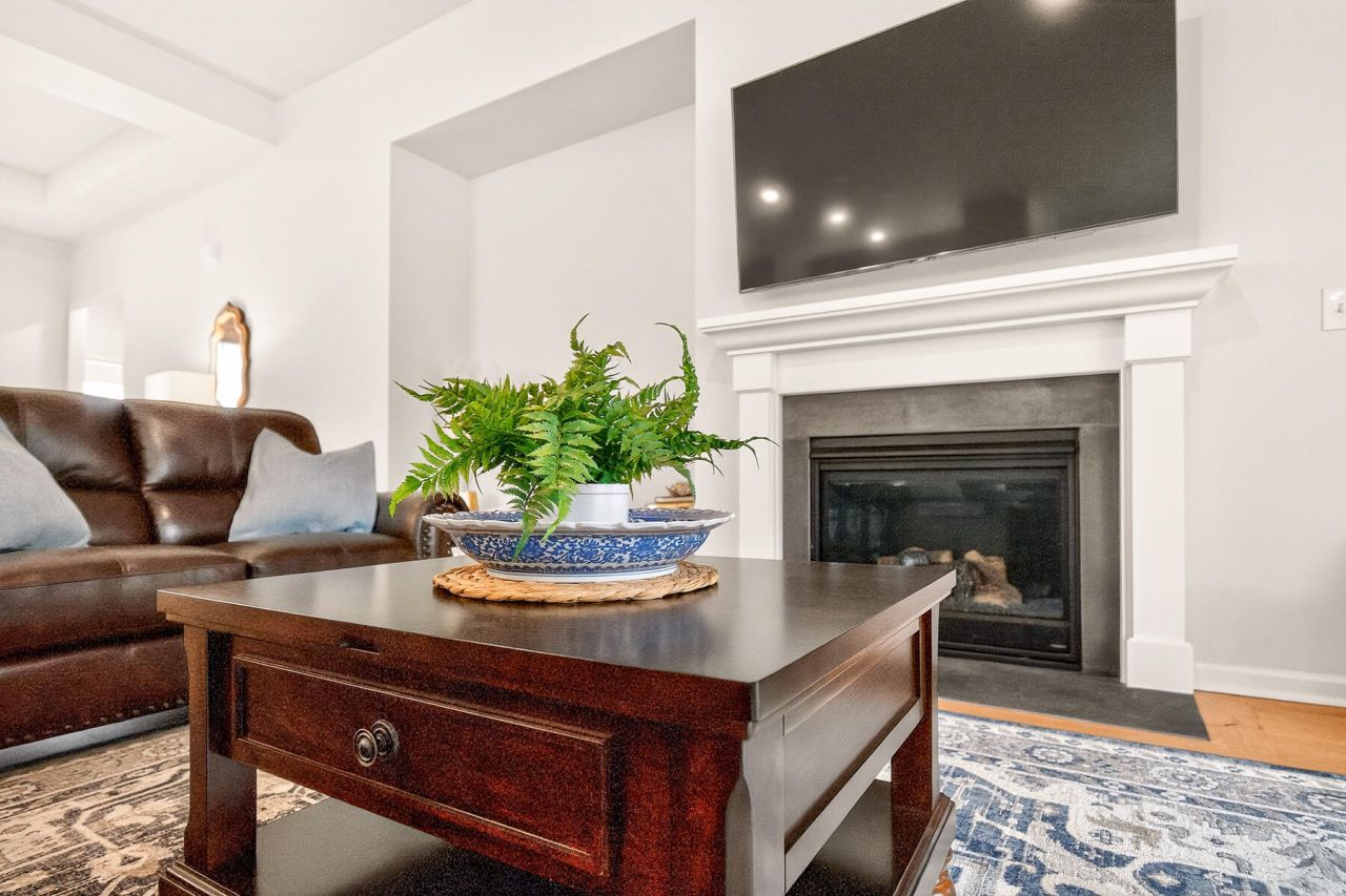 246 Silver Creek Drive Photo 13