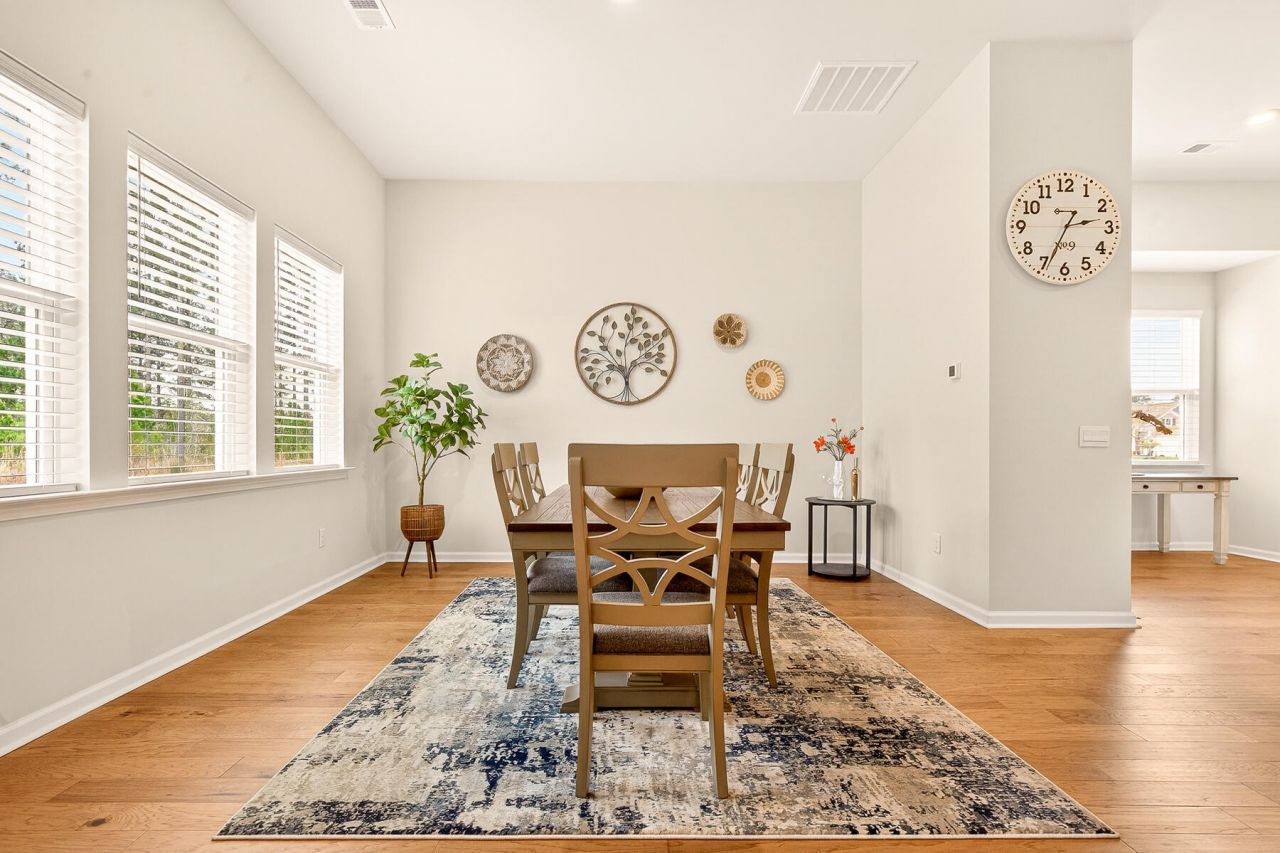 246 Silver Creek Drive Photo 14