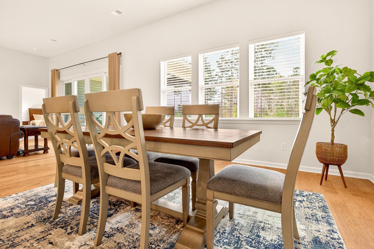 246 Silver Creek Drive Photo 15