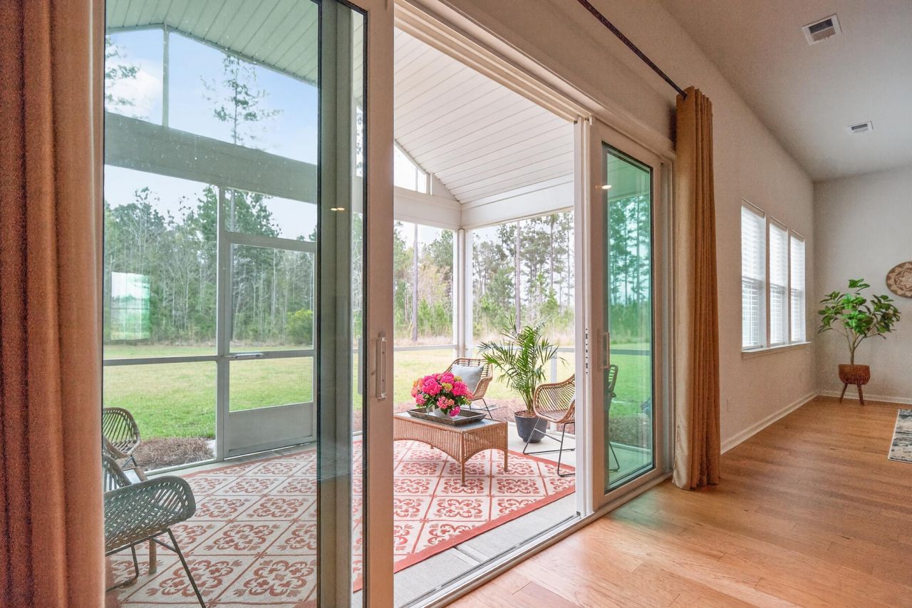 246 Silver Creek Drive Photo 16