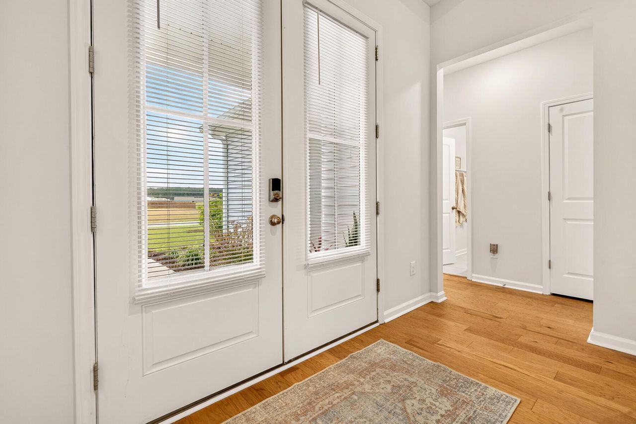 246 Silver Creek Drive Photo 22