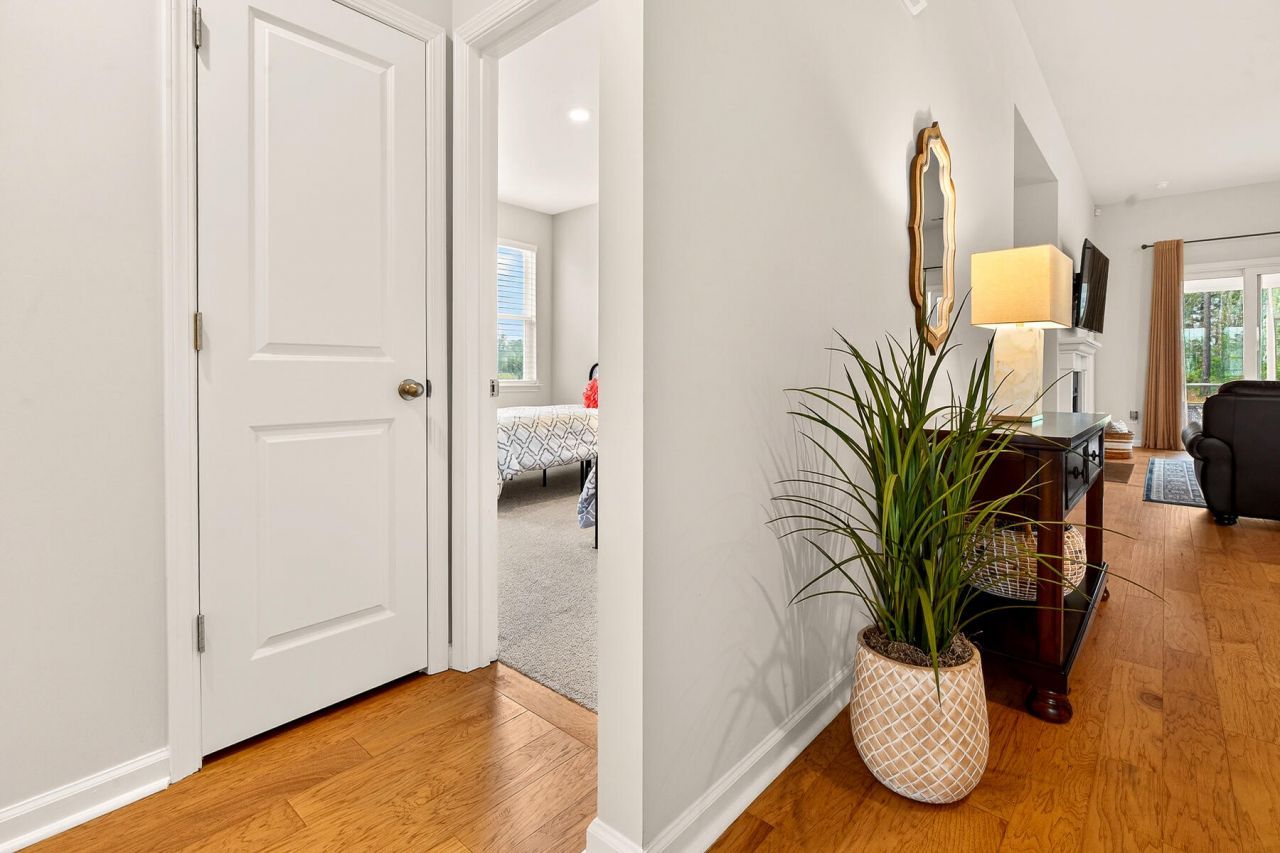 246 Silver Creek Drive Photo 6