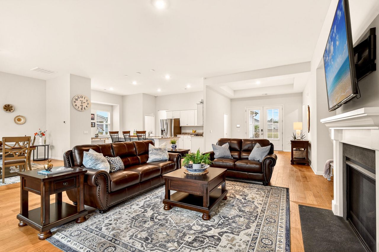 246 Silver Creek Drive Photo 7