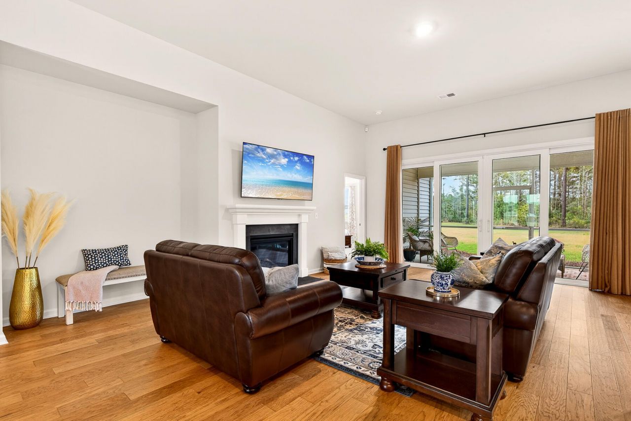 246 Silver Creek Drive Photo 8