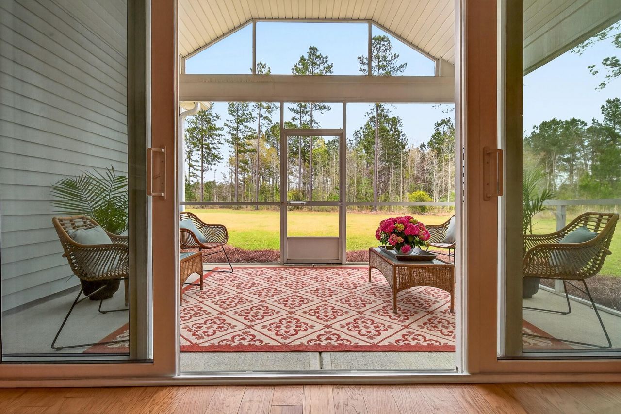 246 Silver Creek Drive Photo 9